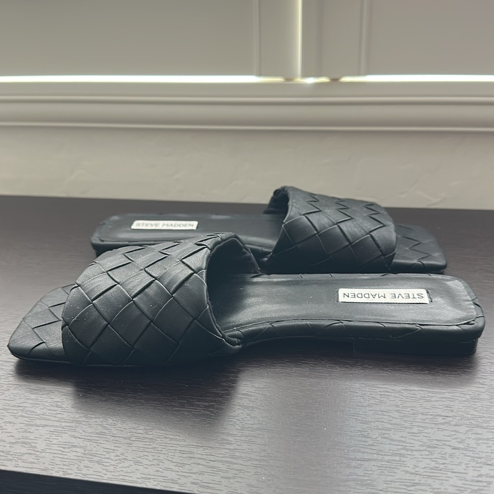 Steve Madden Melyza black slides / sandals - Picture 7 of 9